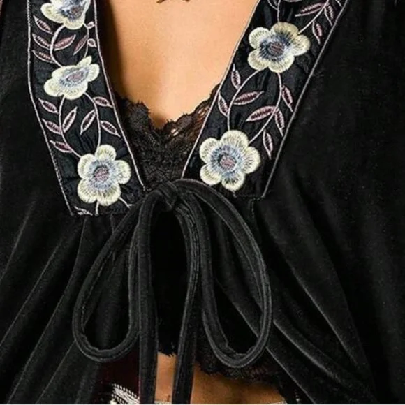 NWT Black Velvet Lace Bell Sleeve Top - Picture 6 of 8